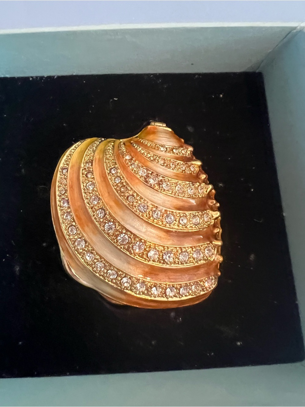 Two's Company Gold Crystal Shell Jewelry Box - Picture 3 of 7